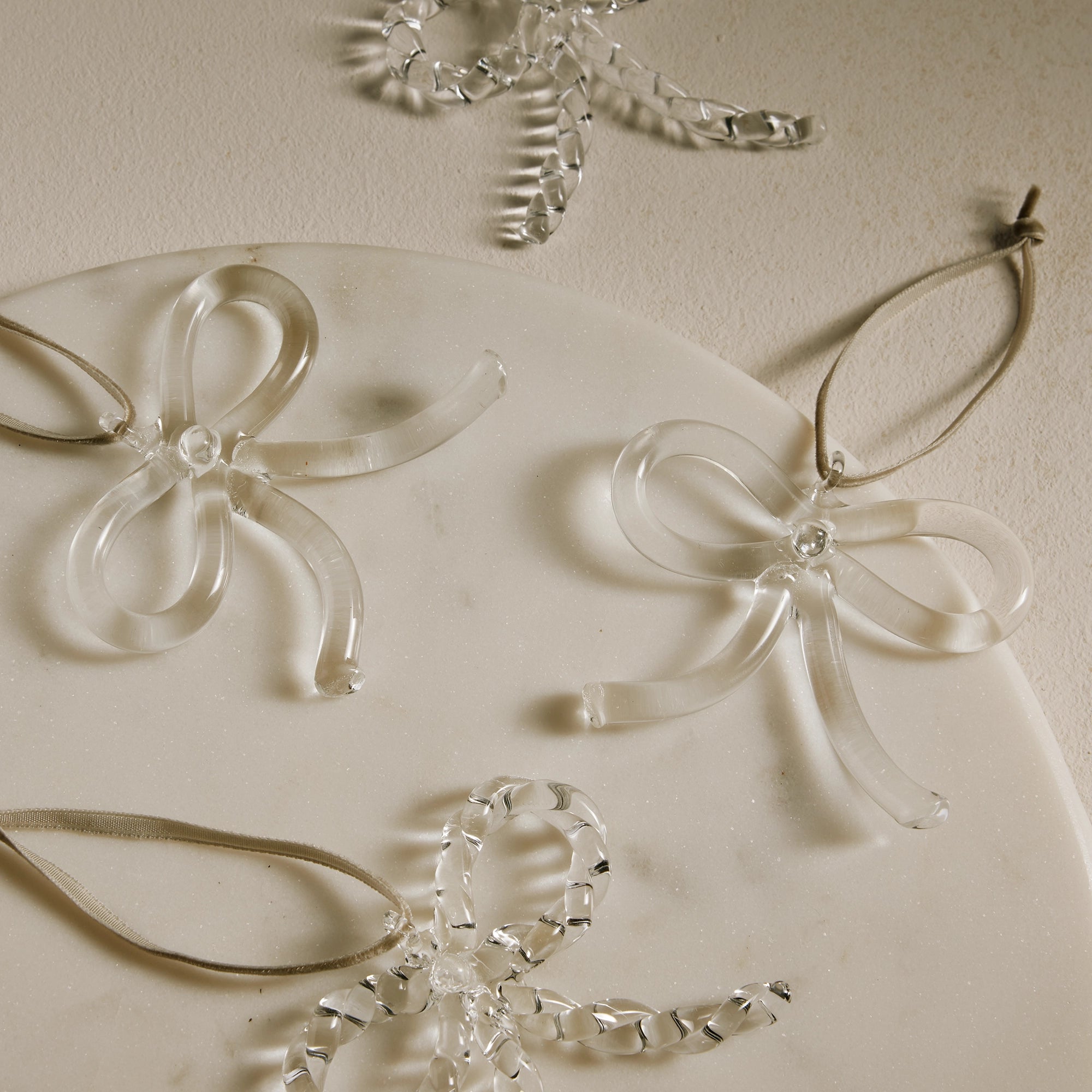 Glass Bow Decorations – Set of 4