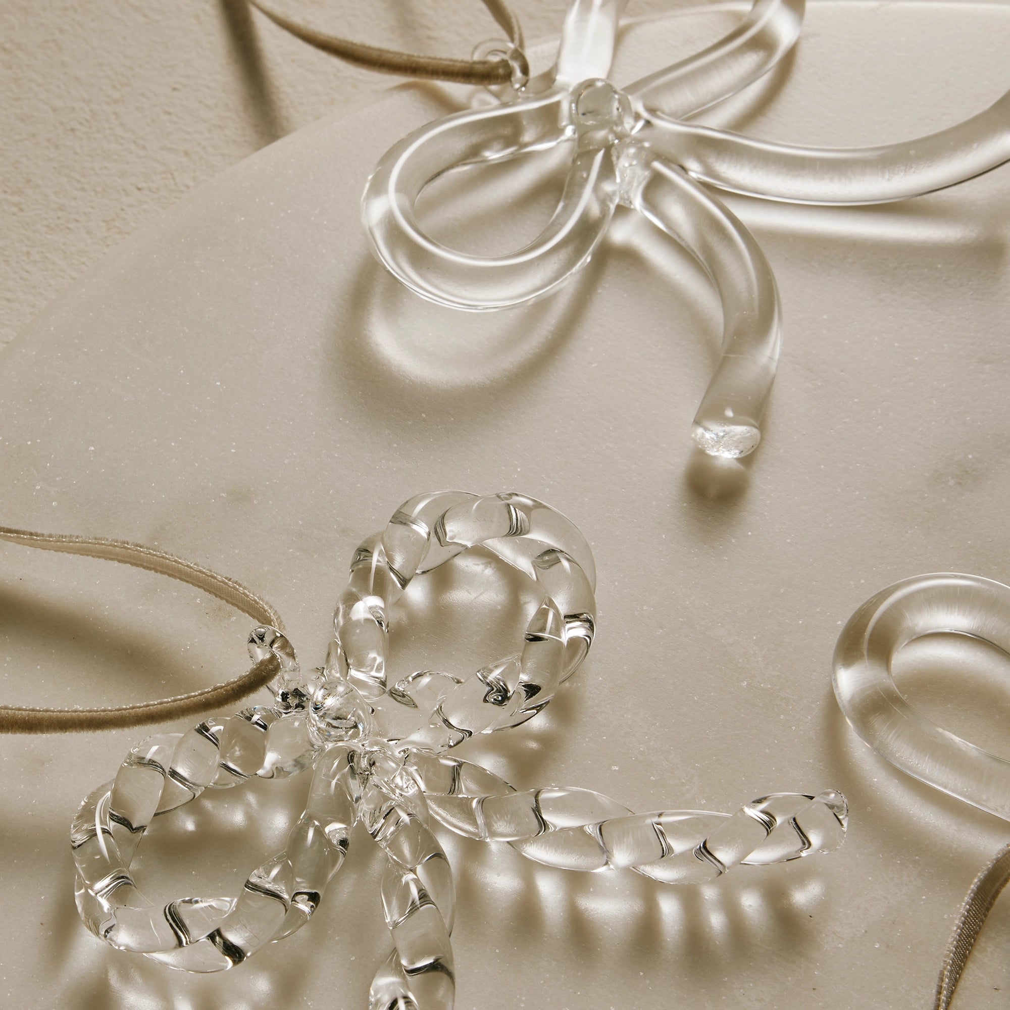 Glass Bow Decorations – Set of 4