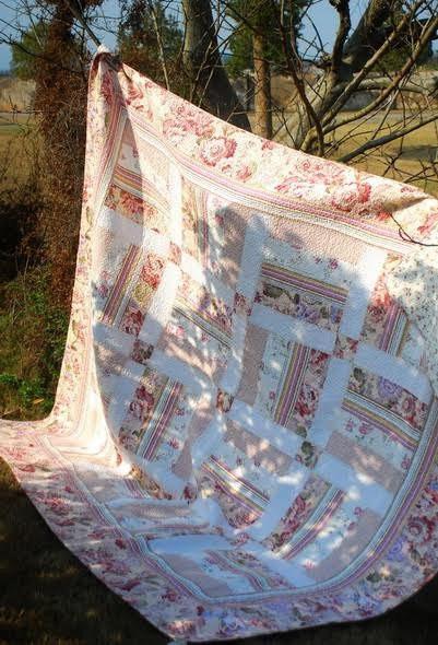 DaDa Bedding Collection DaDa Bedding Cottage Floral Blossoming Patchwork Quilted Coverlet Bedspread Set (DXJ103112) | Direct Furnish