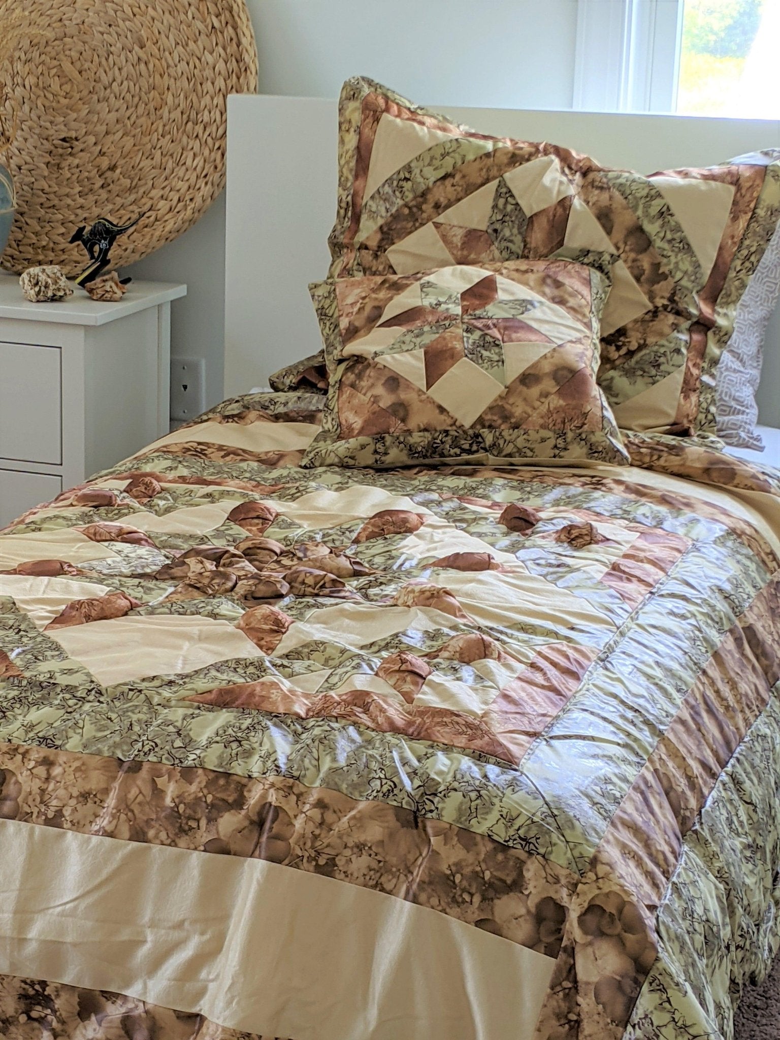 DaDa Bedding Collection DaDa Bedding Country Rustic Camo Earthy Floral Sandy Beige Green Comforter Set (BM6118L - 1) | Direct Furnish
