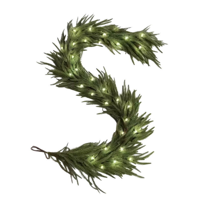 Pine Pre-Lit Christmas Wreath